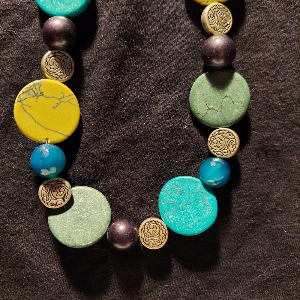 Colorful Beaded Necklace - Picture 2 of 4